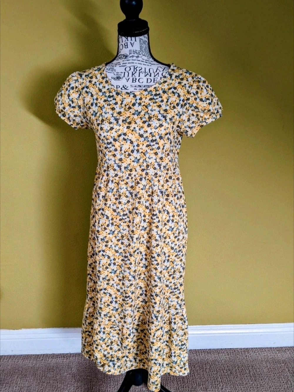 Floral Puff-Sleeve Midi Dress in Yellow
